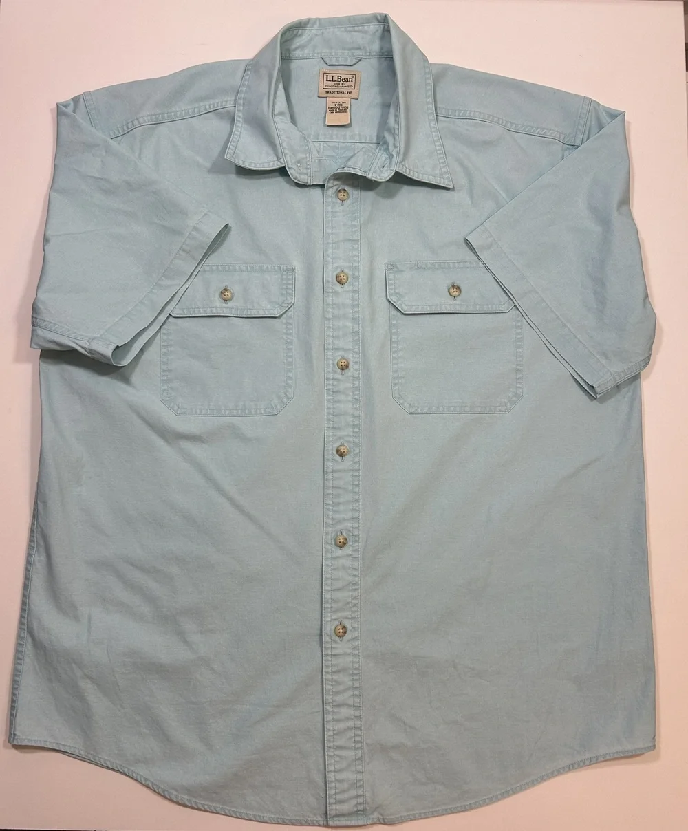 L.L. Bean Traditional Fit Short Sleeve Light Blue Button Down Shirt Size L-Reg